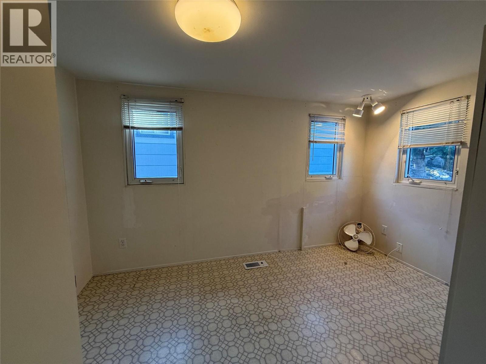 5 6822 Leighton Crescent, Oliver