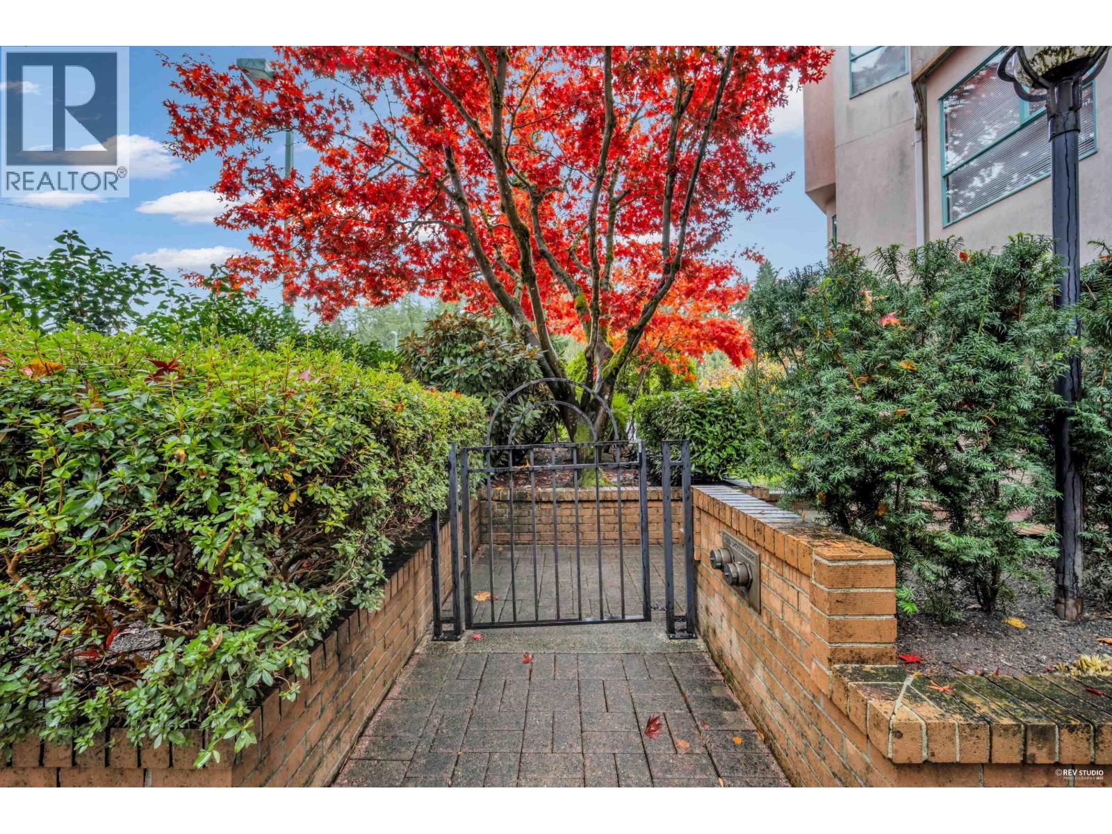 104E 3081 GLEN DRIVE, Coquitlam