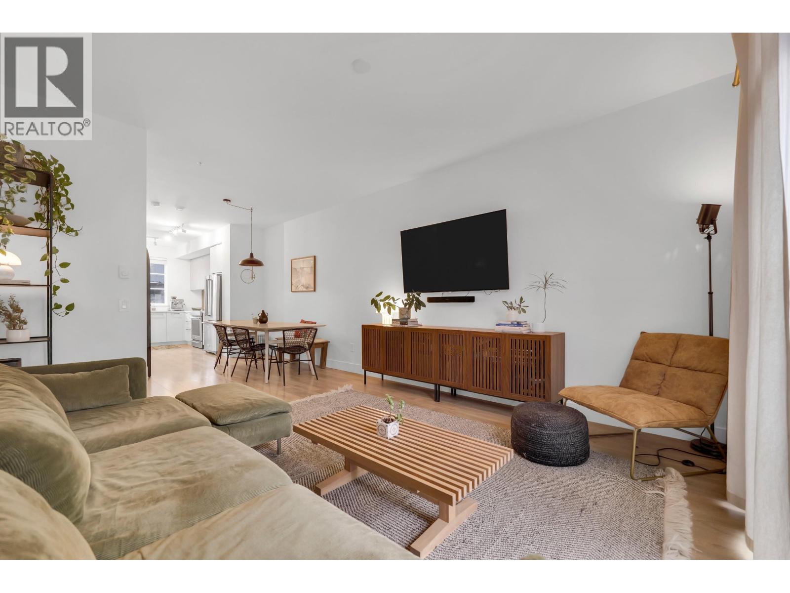 1379 MARINASIDE PLACE, Squamish