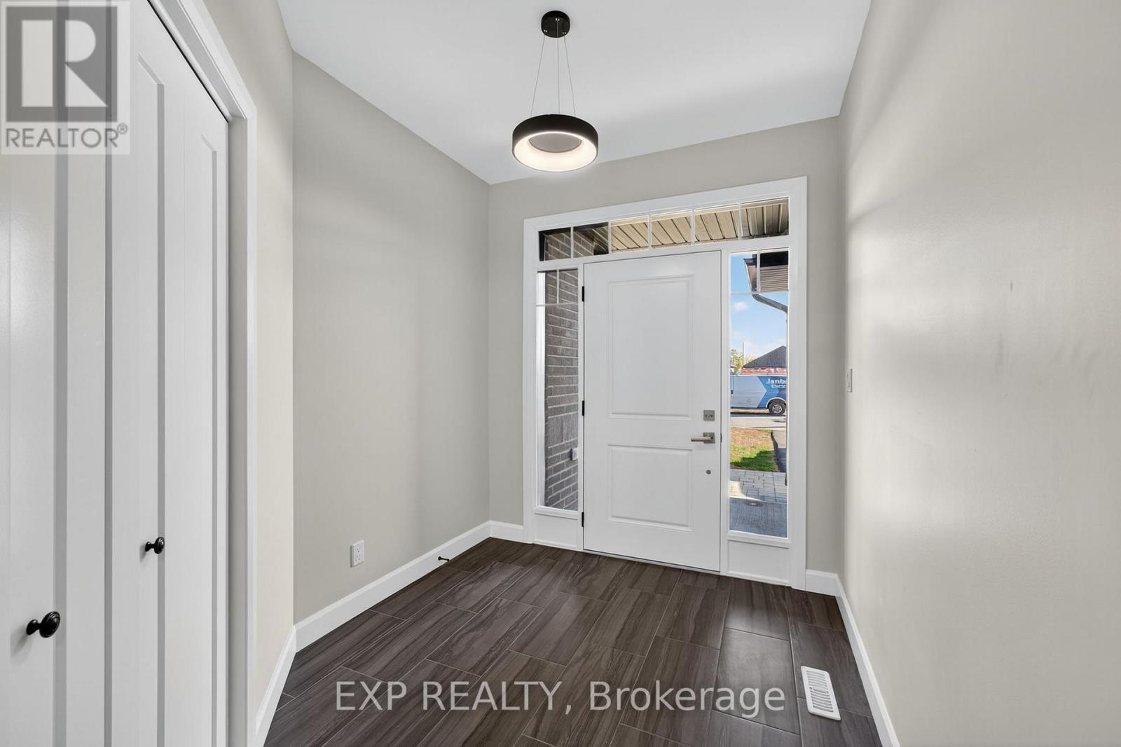 6 VAUGHN COURT - Photo 4 of 50, Belleville (Thurlow Ward), Ontario