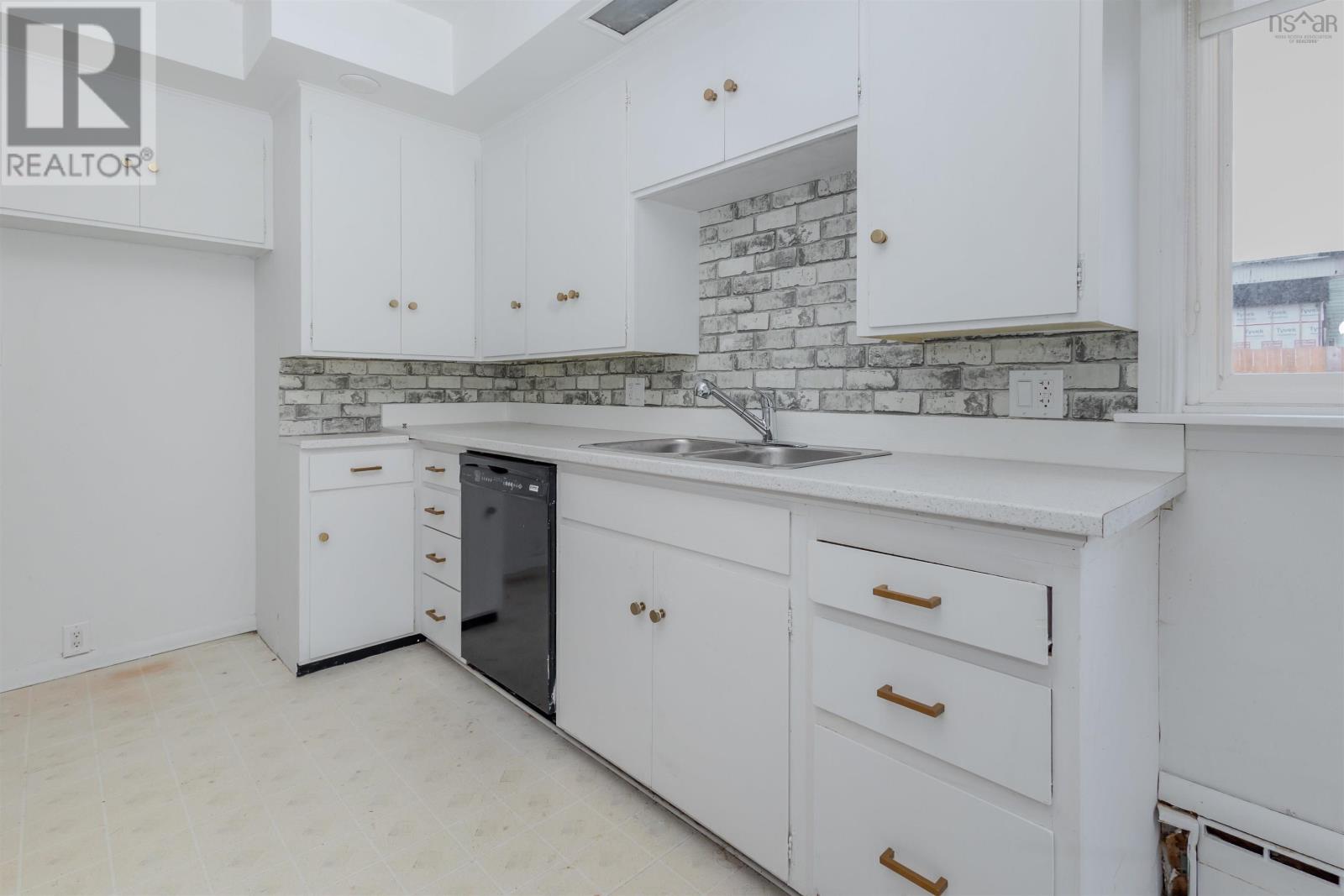 Property 23 of 45 of 57 Catherine Street