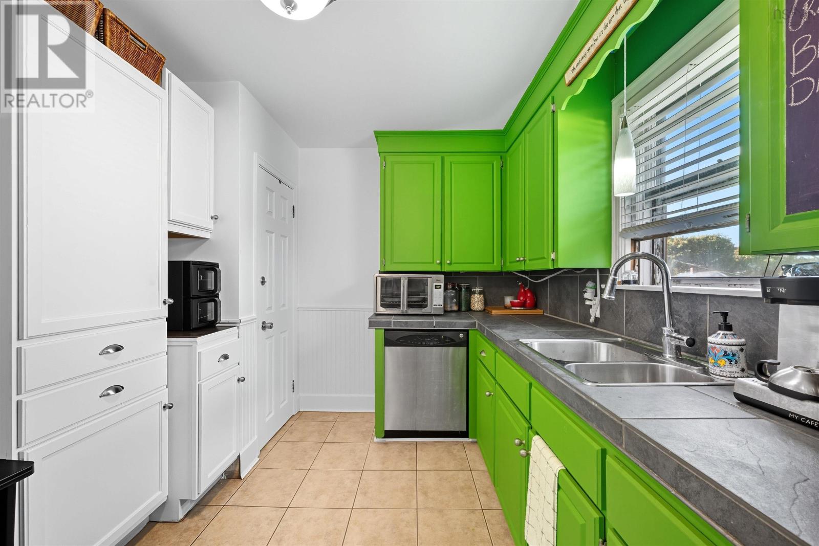 Property 21 of 49 of 3821 Basinview Drive