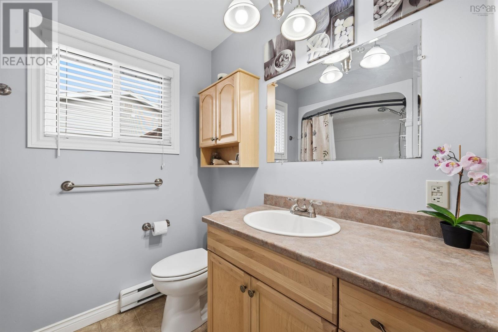 Property 14 of 49 of 54 Quaker Crescent