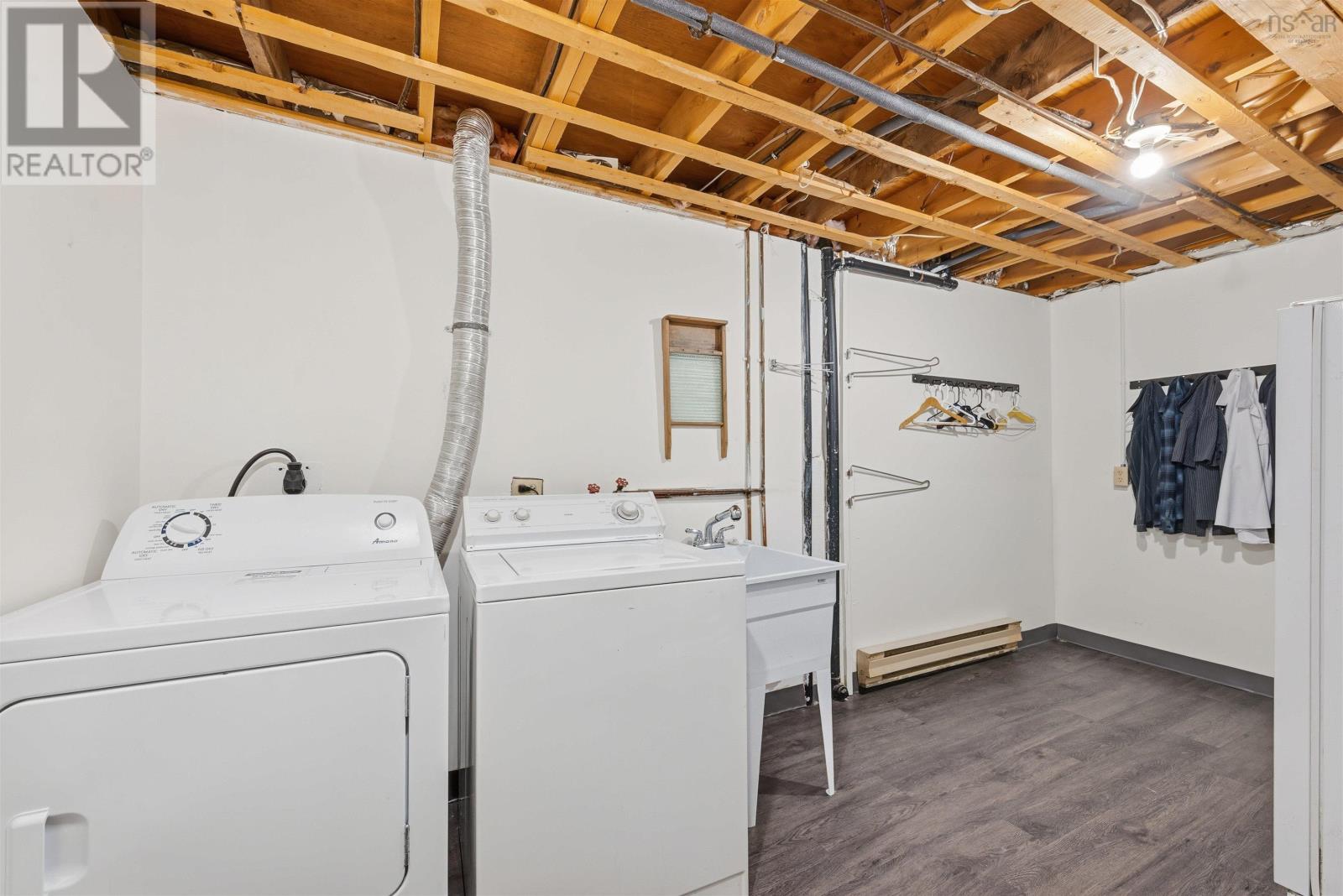 Property 26 of 49 of 54 Quaker Crescent