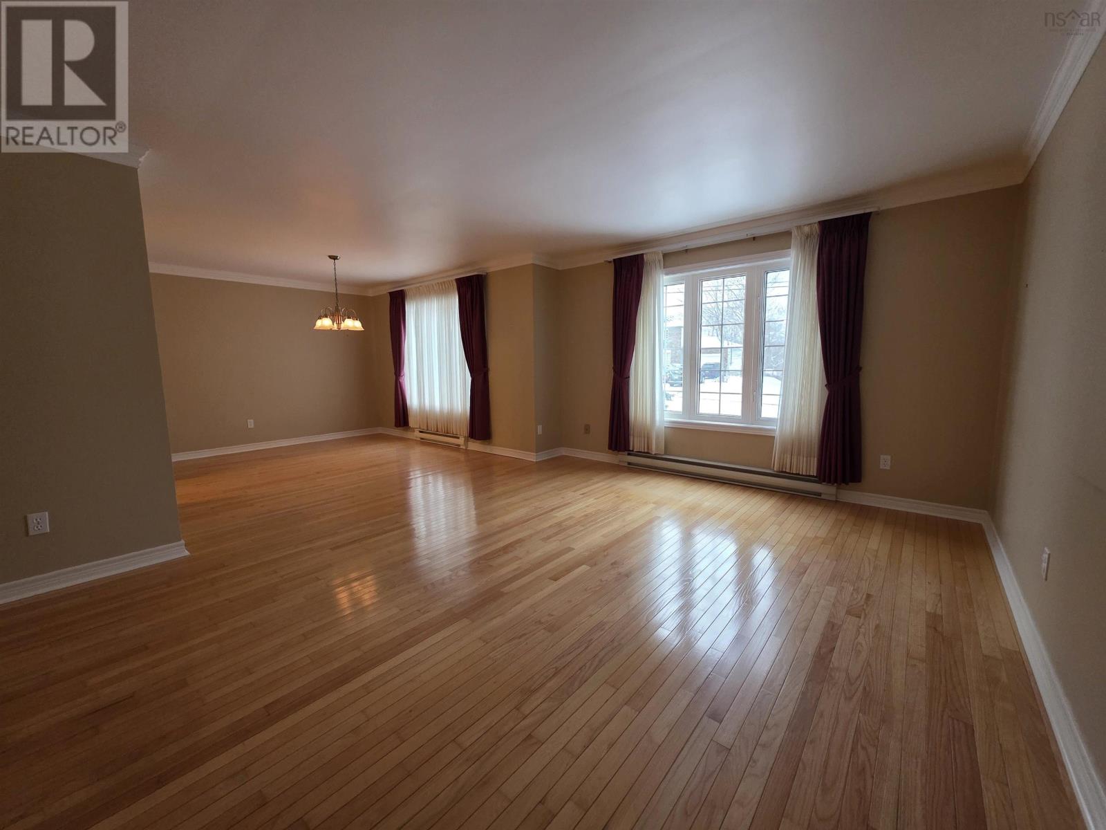 Property 13 of 27 of 39 Englewood Crescent