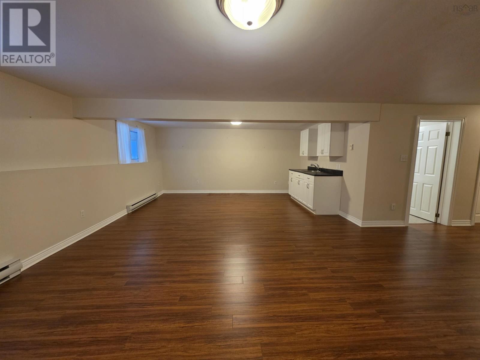 Property 24 of 27 of 39 Englewood Crescent