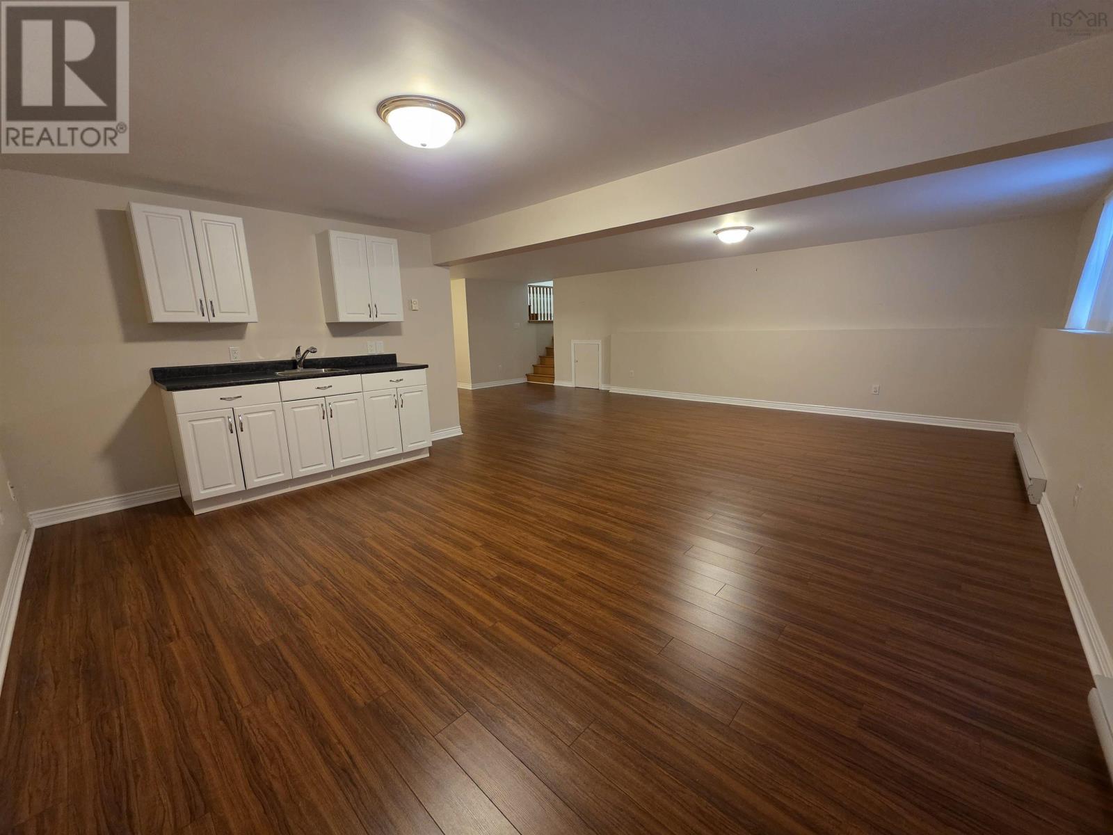 Property 25 of 27 of 39 Englewood Crescent