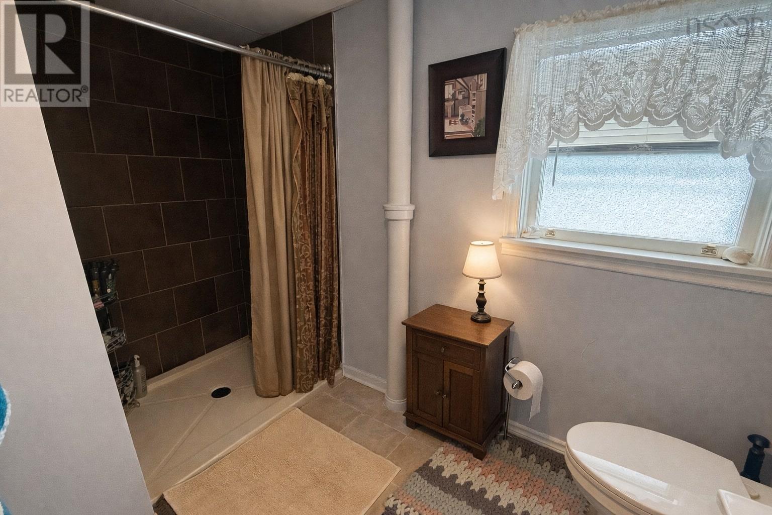 Property 16 of 38 of 972 Route 202