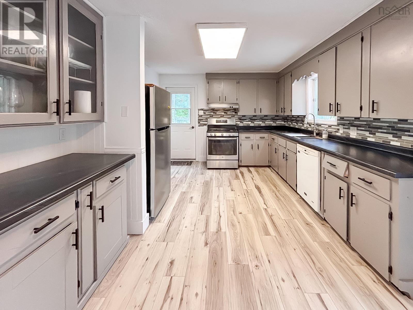 Property 5 of 20 of 15920 Highway 3