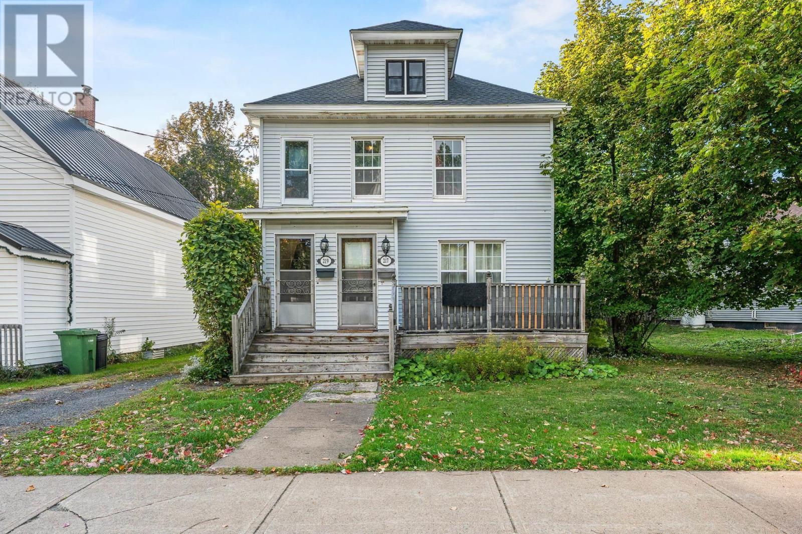 Property 2 of 39 of 217-219 Albert Street