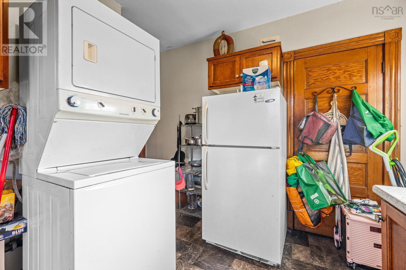 Property 8 of 39 of 217-219 Albert Street