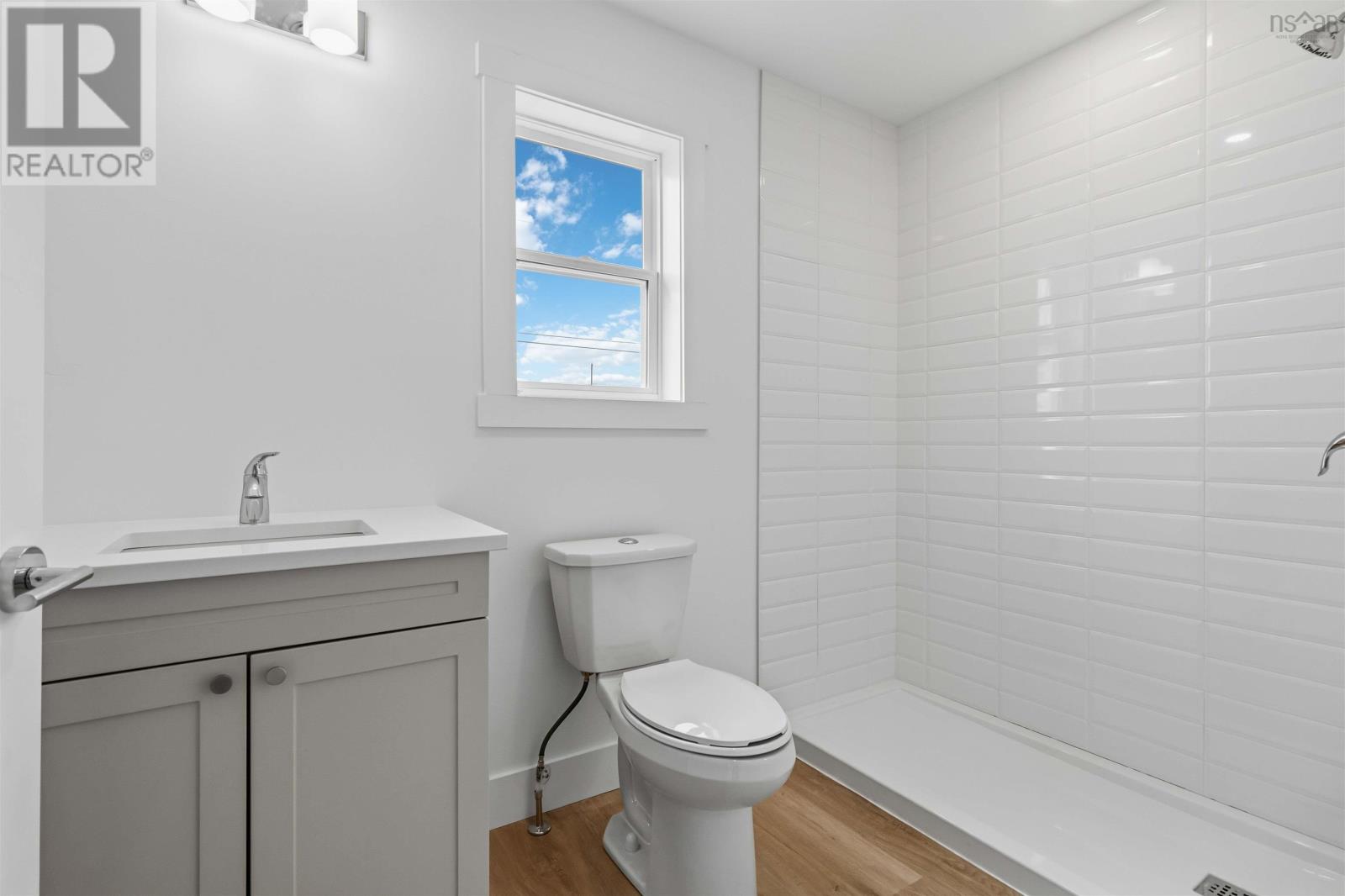 Property 21 of 44 of 6 Berm Street