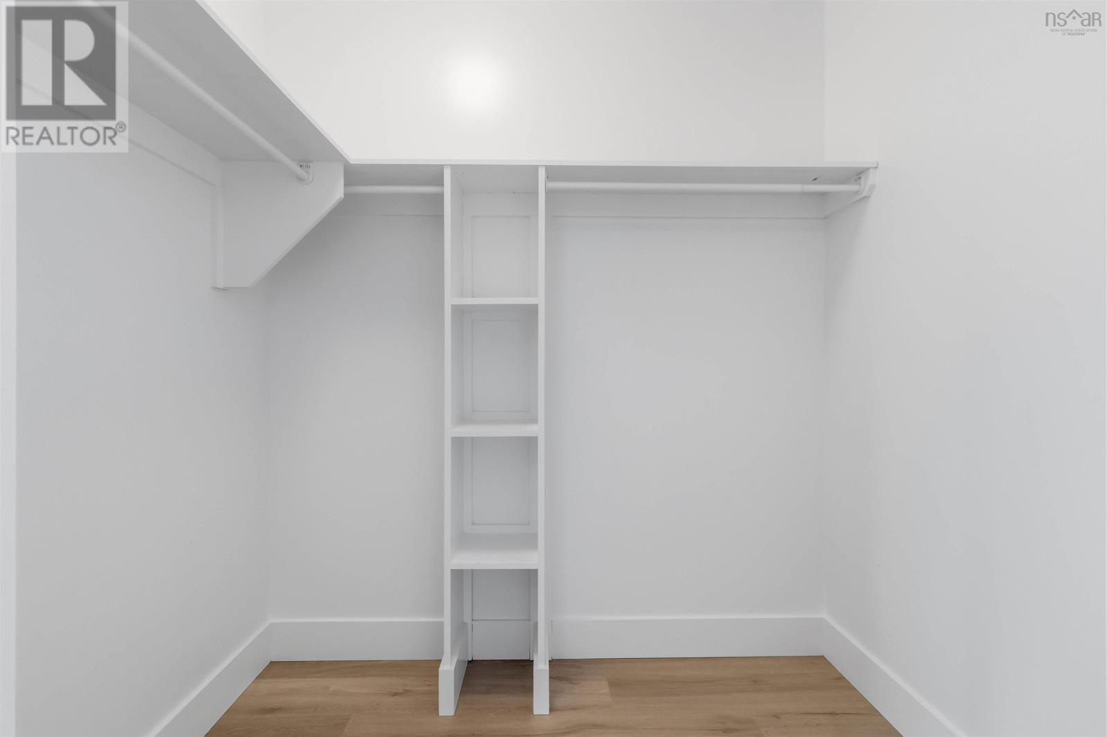 Property 22 of 44 of 6 Berm Street