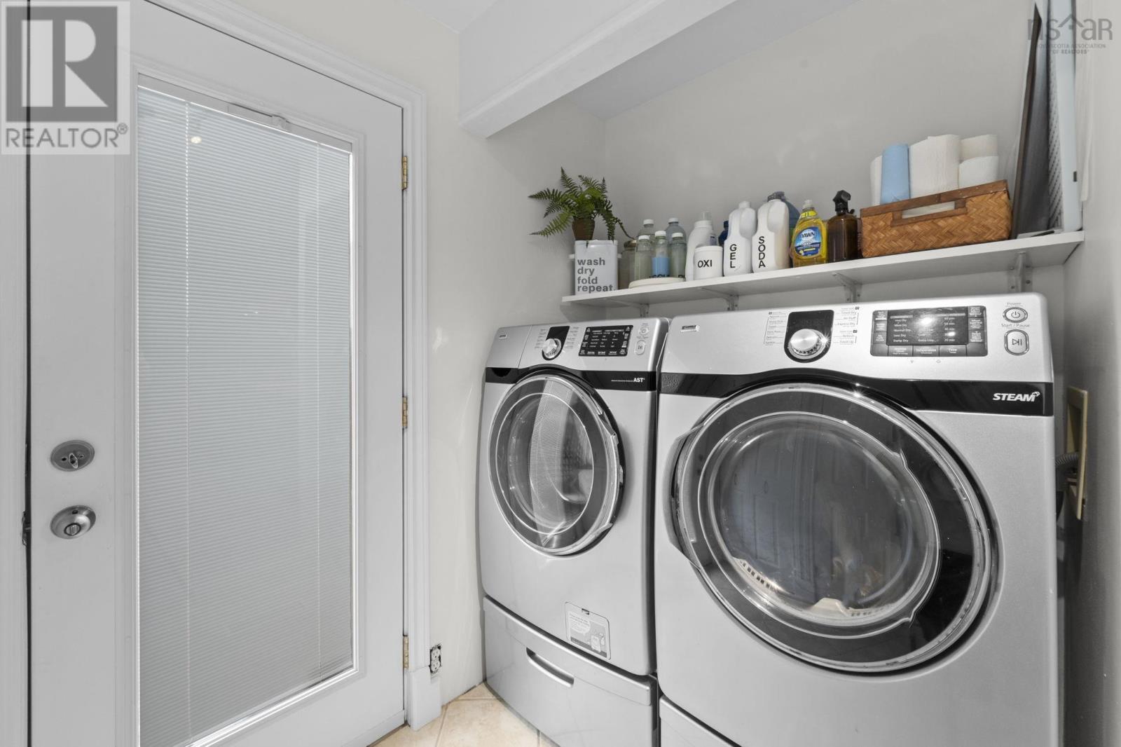 Property 16 of 50 of 3162 Romans Avenue