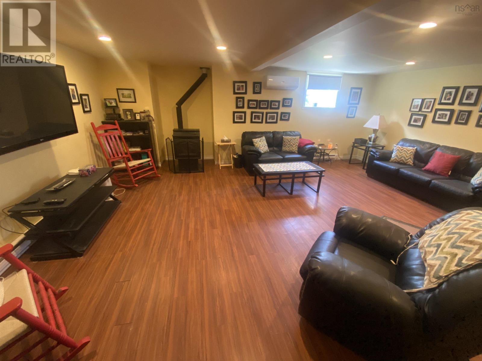 Property 16 of 32 of 707 Bernard Street