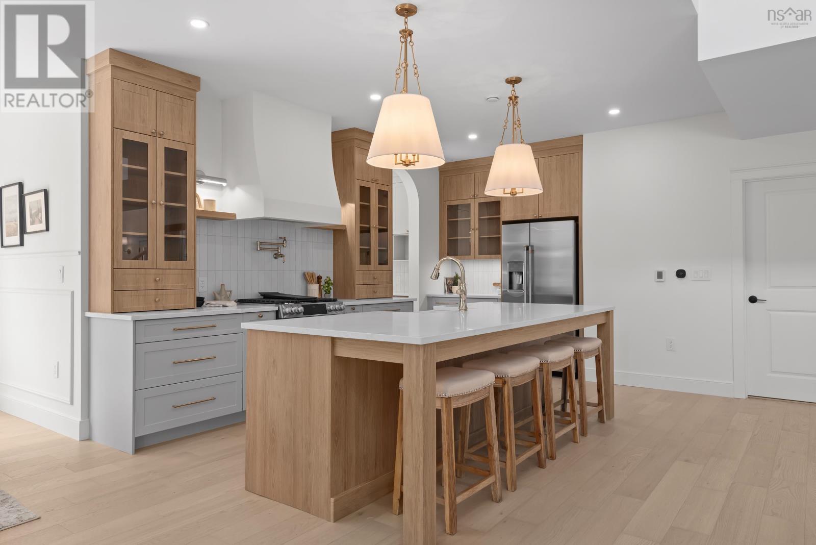 Property 14 of 49 of 372 Canoe Crescent