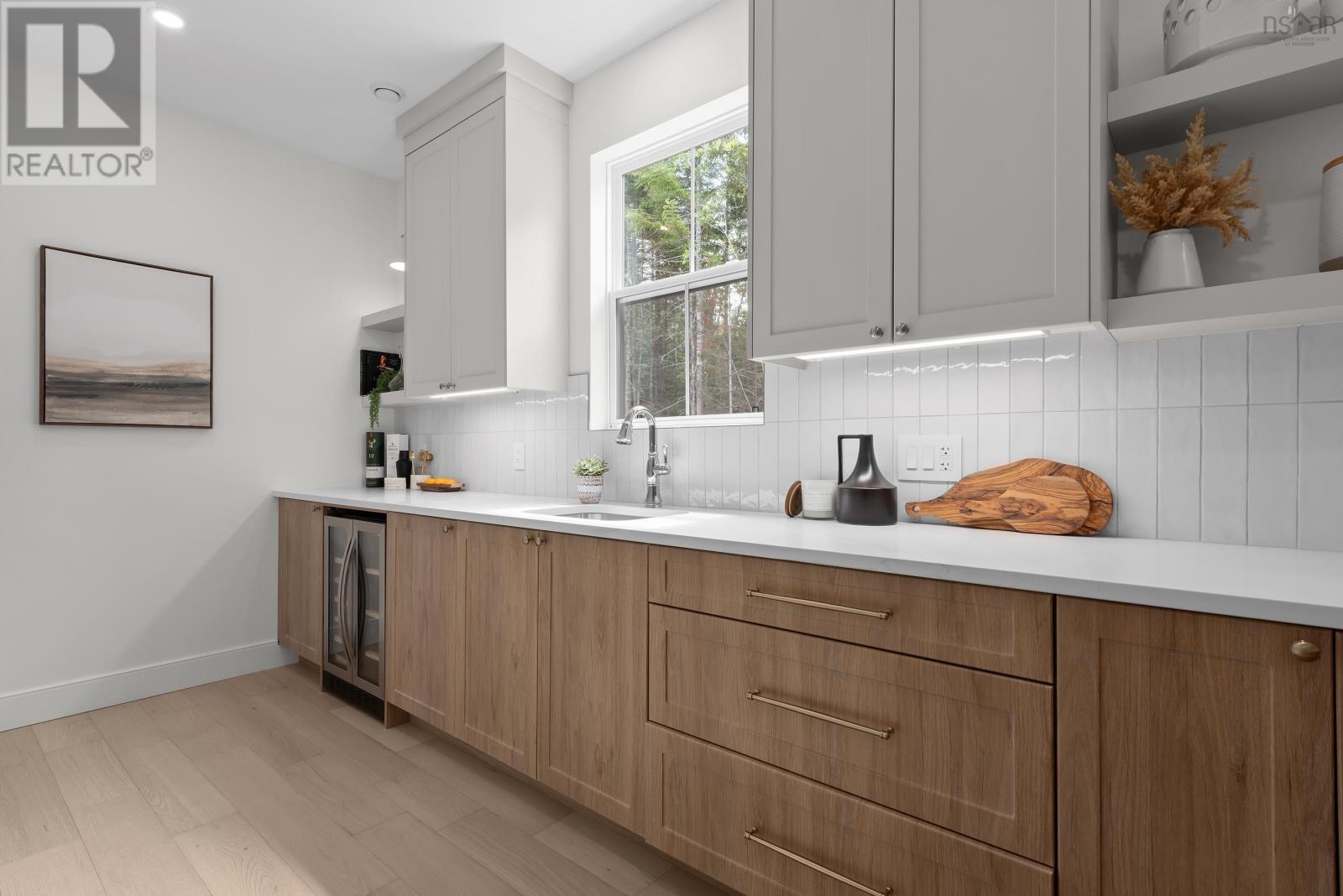 Property 18 of 49 of 372 Canoe Crescent