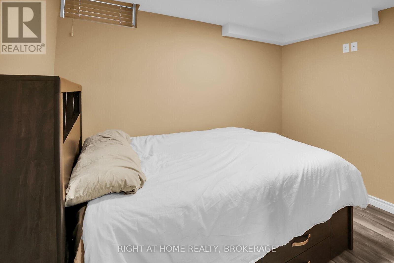 4432 DENNIS AVENUE - 23