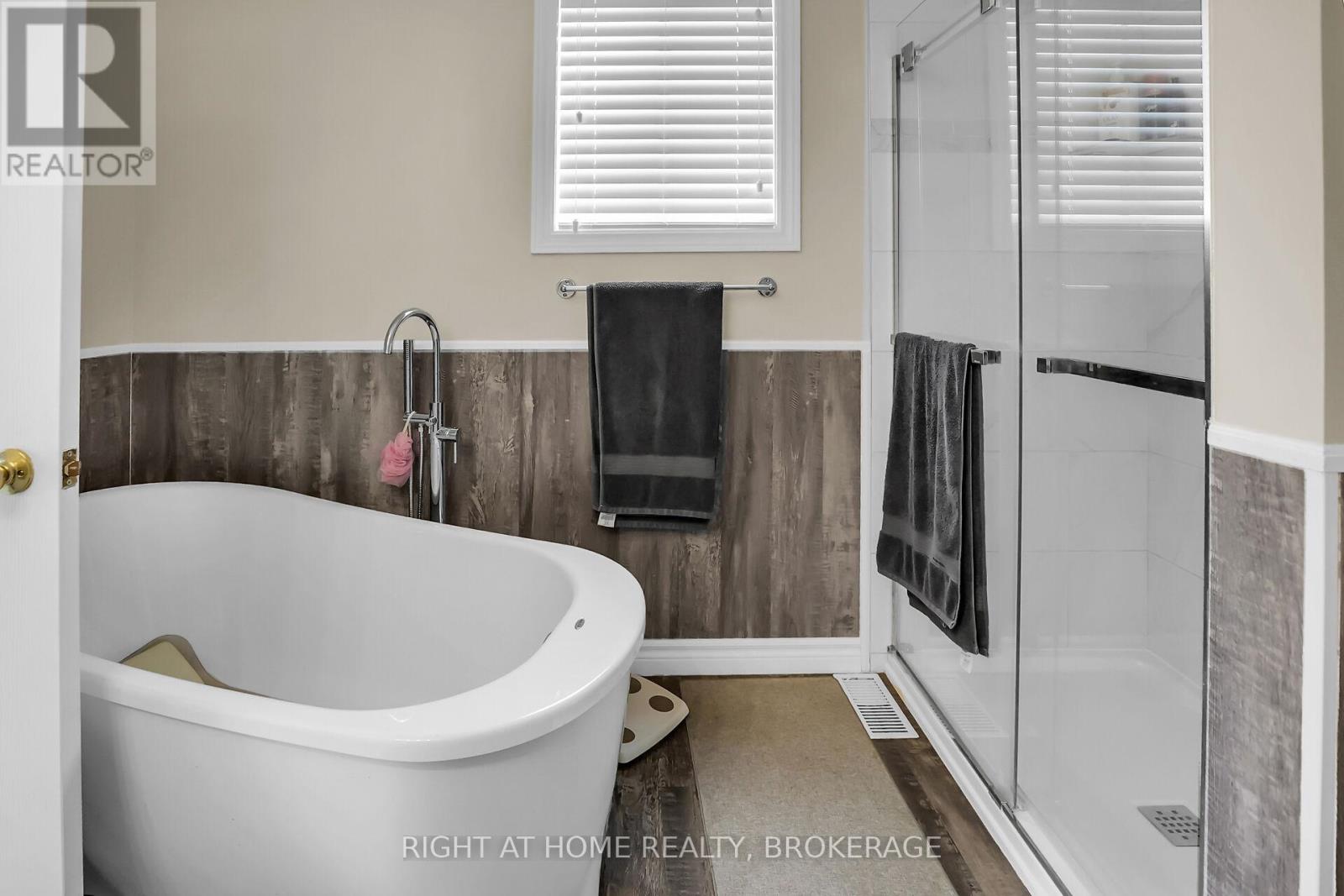 4432 DENNIS AVENUE - 33