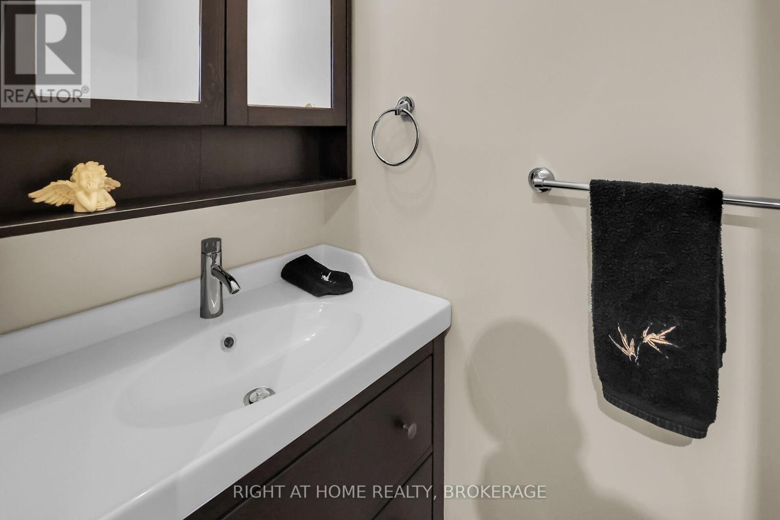 4432 DENNIS AVENUE - 35