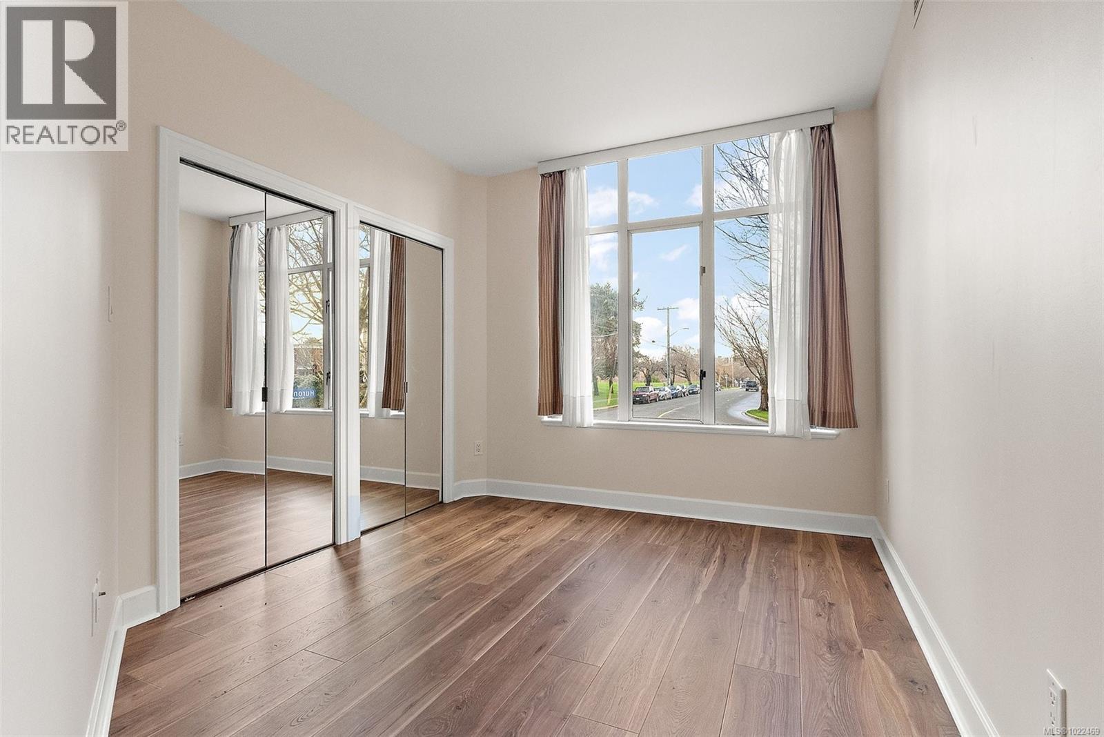 330 21 Dallas Road, Victoria