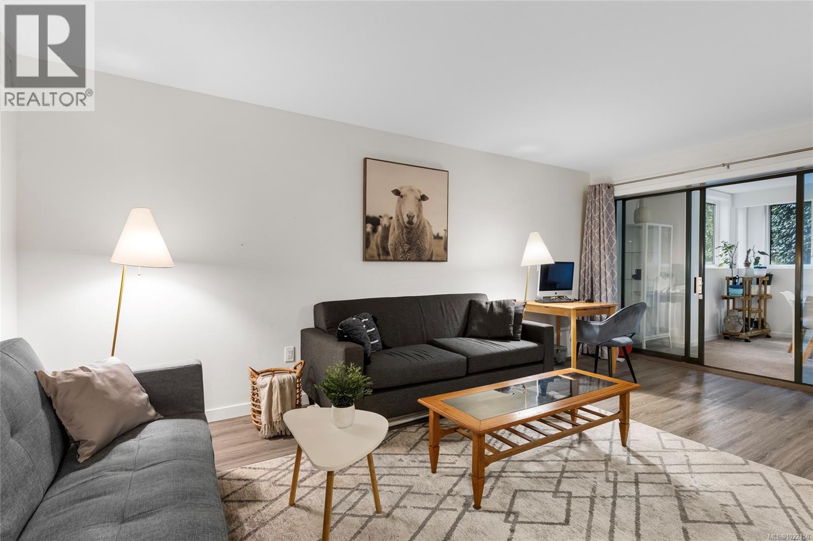 103 1875 Lansdowne Road, Saanich