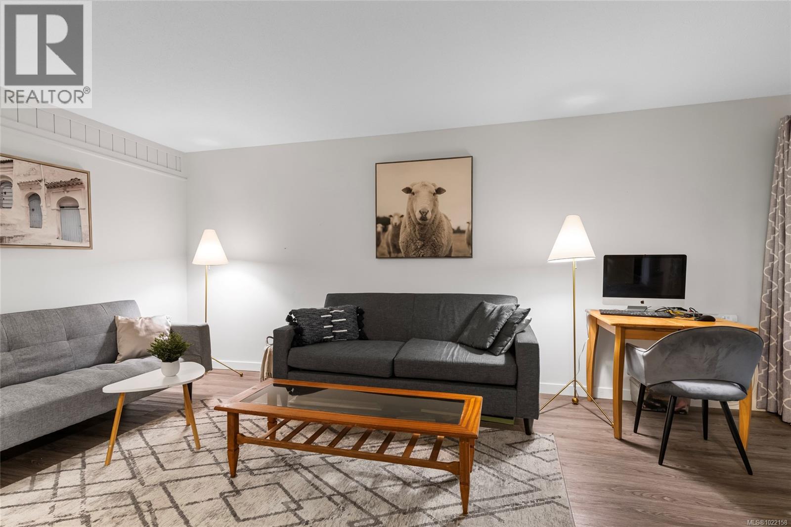 103 1875 Lansdowne Road, Saanich