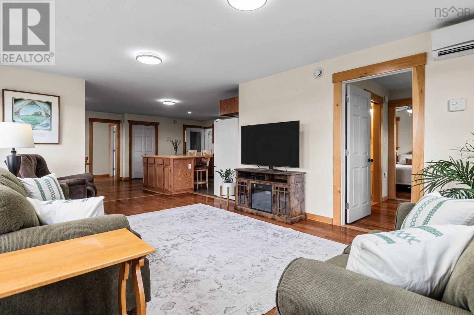 Property 19 of 42 of 327 East Torbrook Road