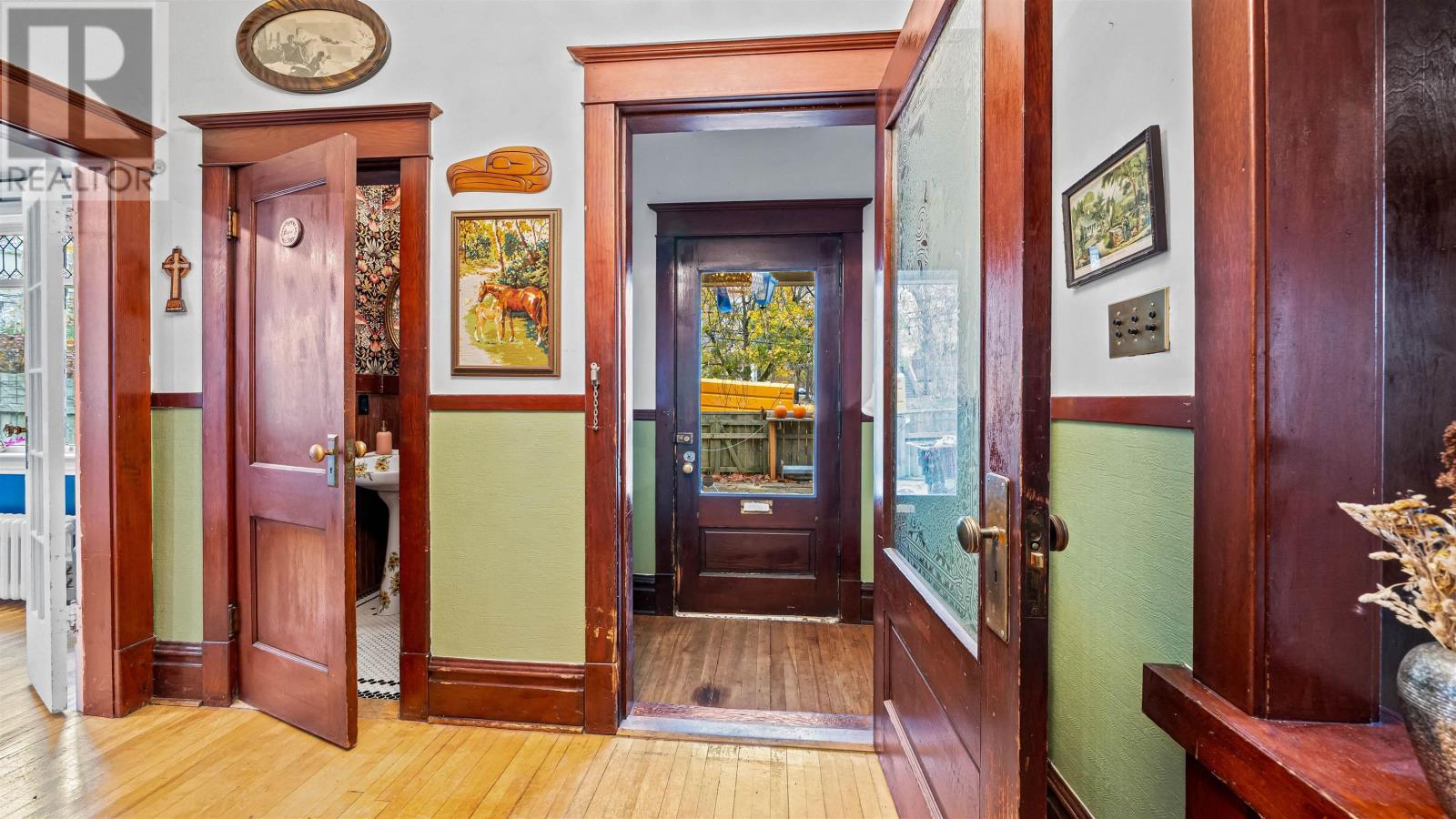 Property 19 of 50 of 132 Prince Albert Road