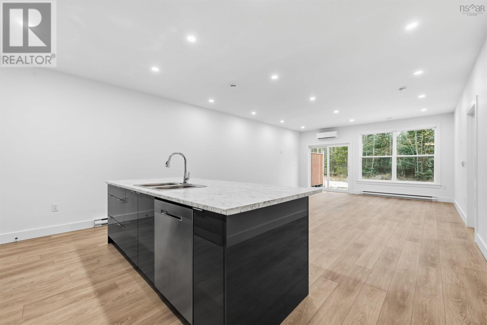 Property 11 of 31 of 75 Tyler Street