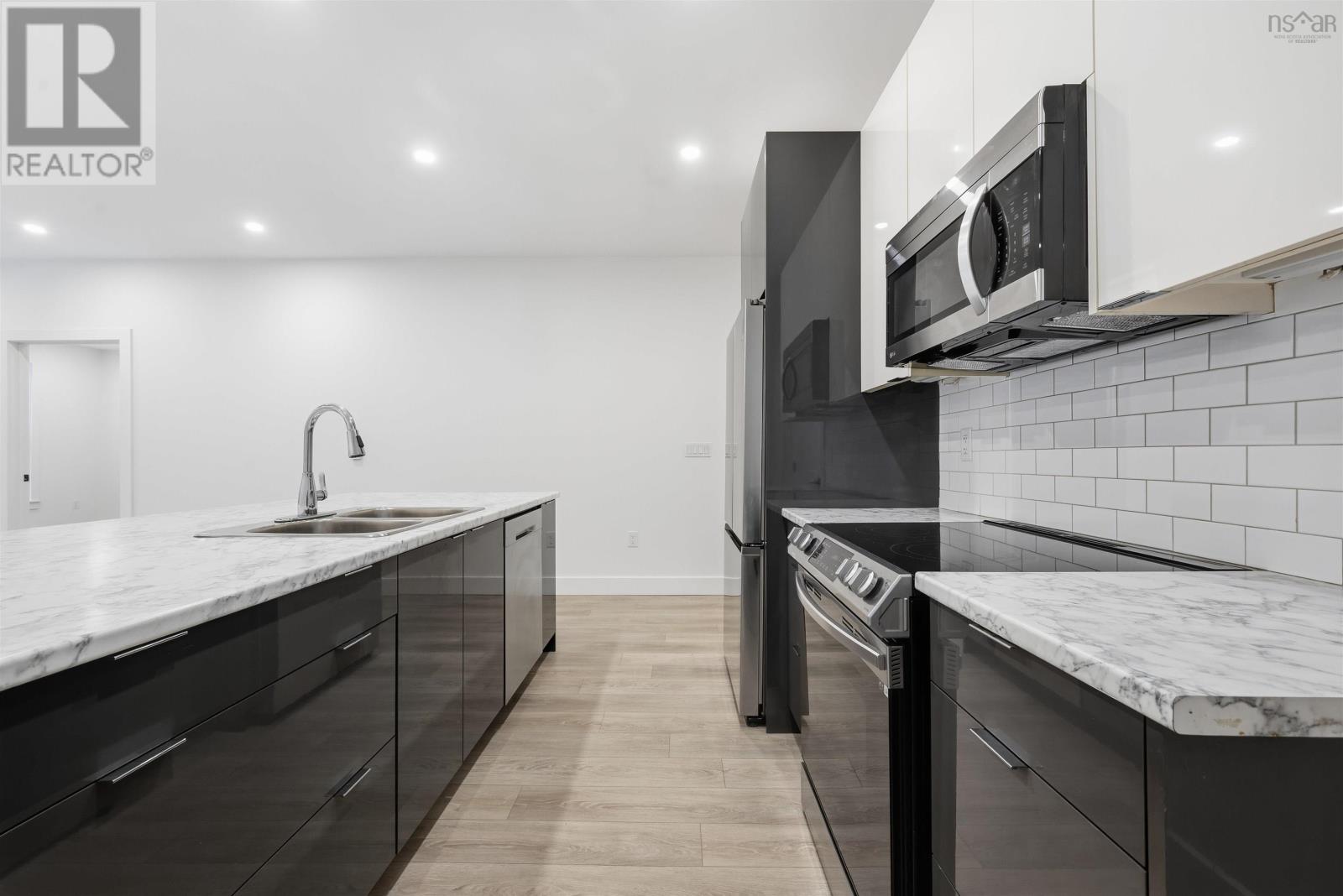 Property 13 of 31 of 75 Tyler Street