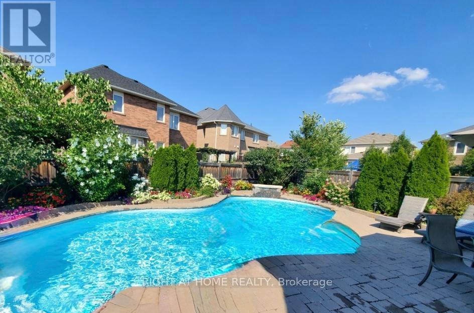 899 PICKERSGILL CRESCENT - Photo 2 of 50, Milton (HA Harrison), Ontario