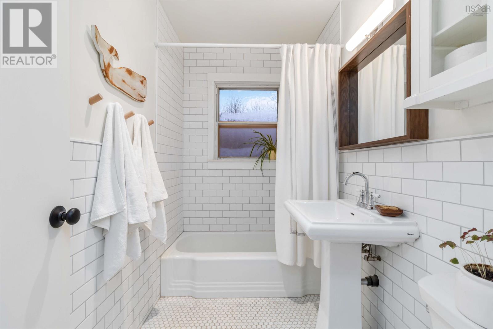 Property 16 of 35 of 41 Raymoor Drive