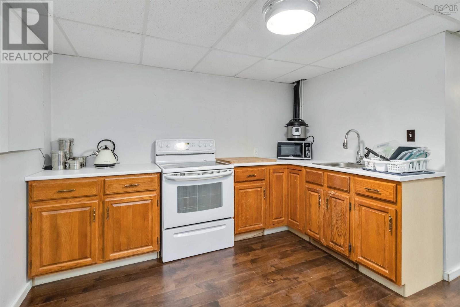 Property 28 of 35 of 41 Raymoor Drive