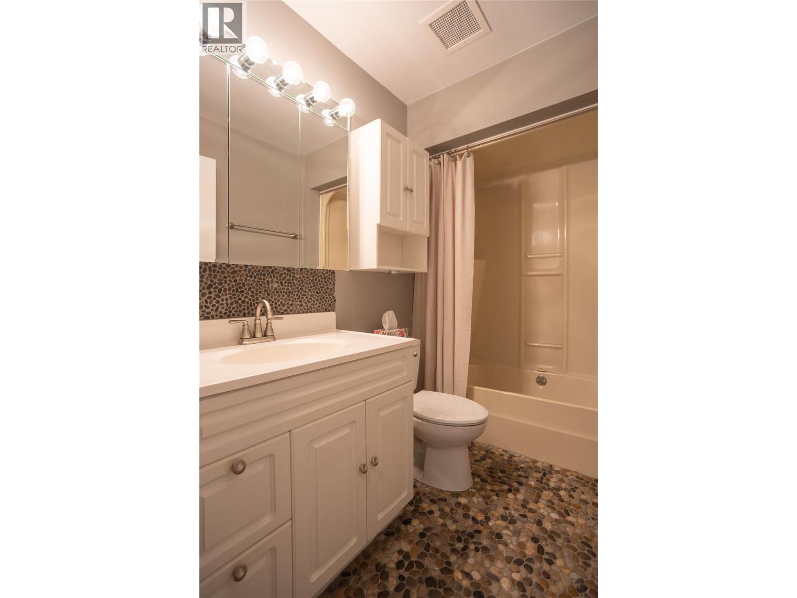 1691 3A Highway Unit# 32, Nelson