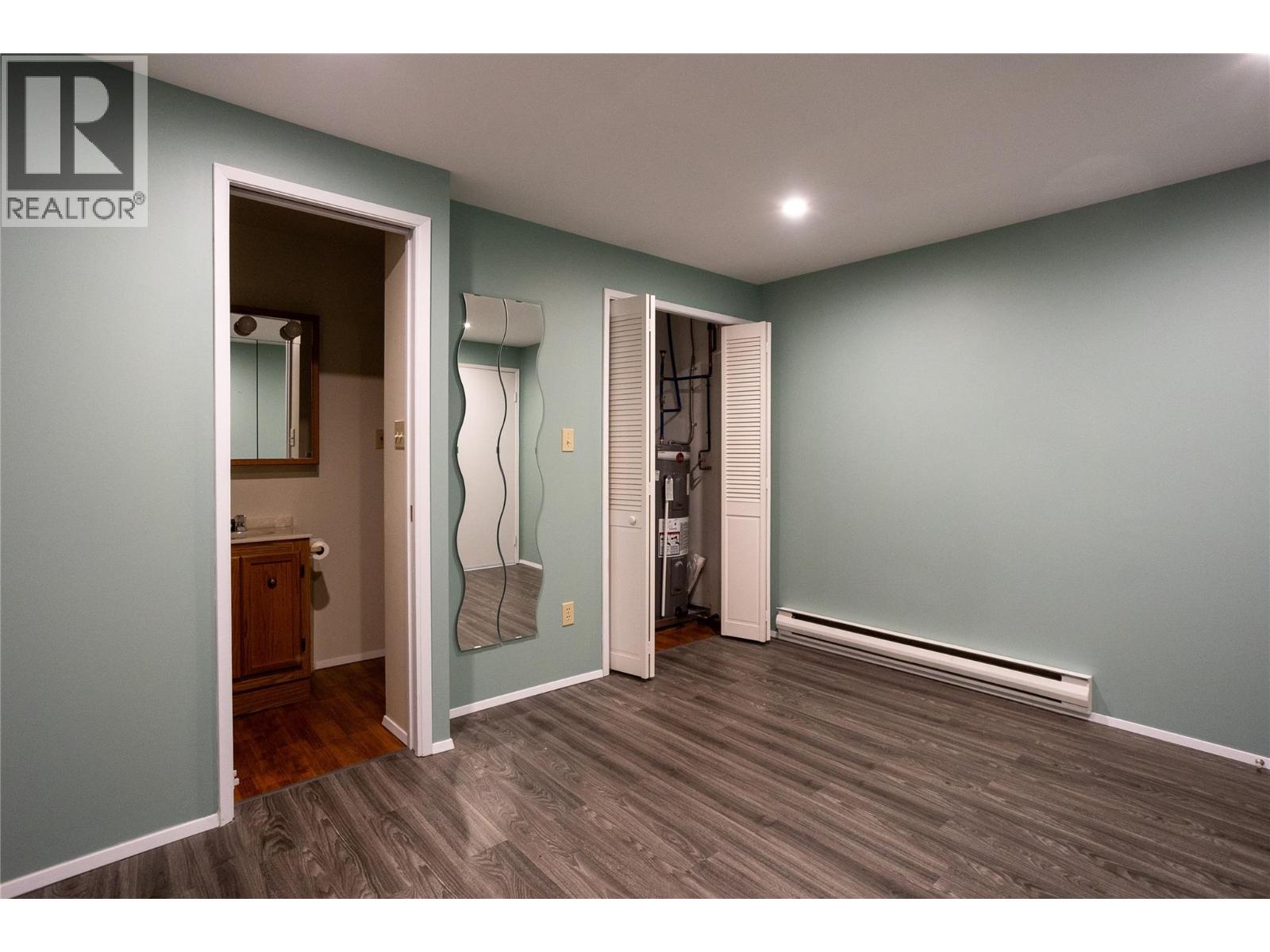 1691 3A Highway Unit# 32, Nelson