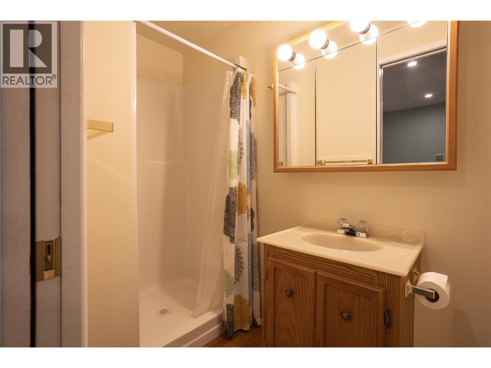 1691 3A Highway Unit# 32, Nelson