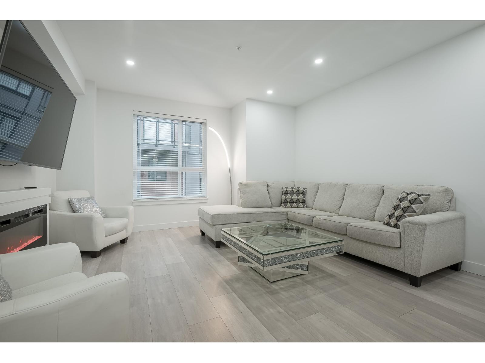 15 19760 55 AVENUE, Langley