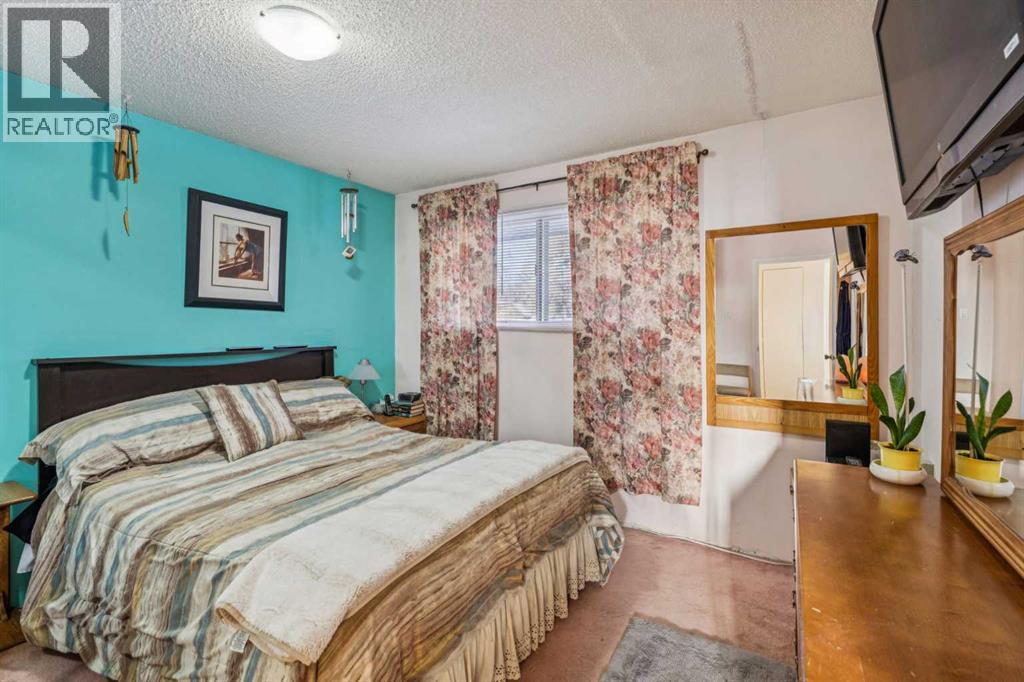 Single Family House Bungalow for Sale in   Street SE Southview Calgary 