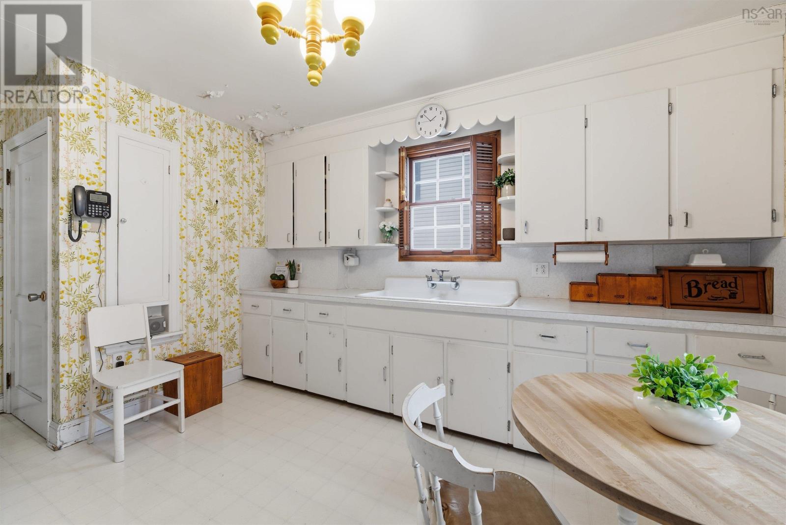 Property 9 of 24 of 6421 Dudley Street