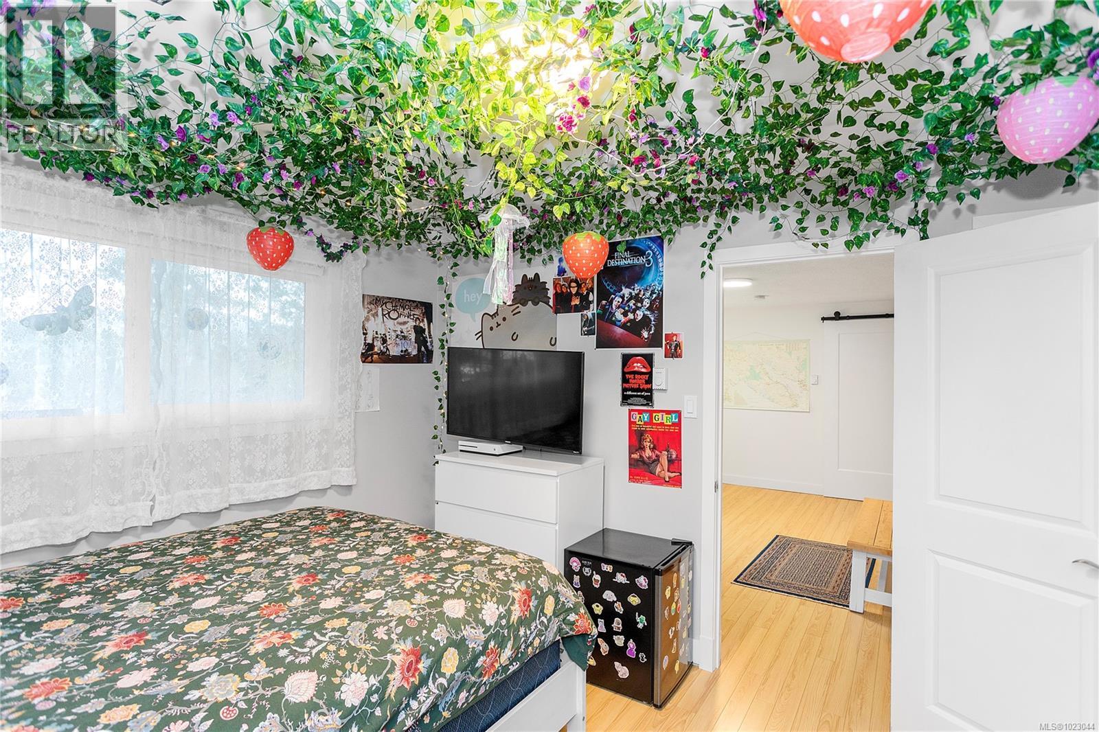 2373 Mcdivitt Dr, Nanoose Bay