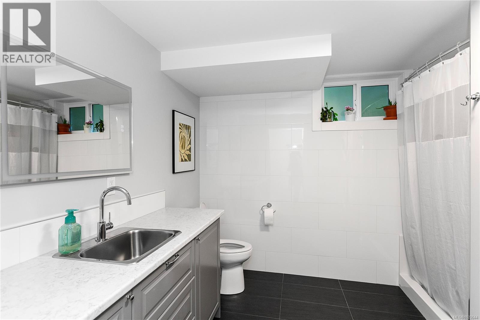 2373 Mcdivitt Dr, Nanoose Bay