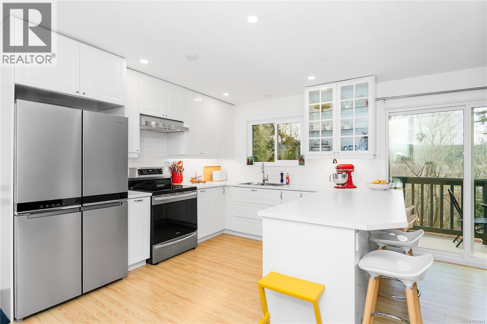 2373 Mcdivitt Dr, Nanoose Bay