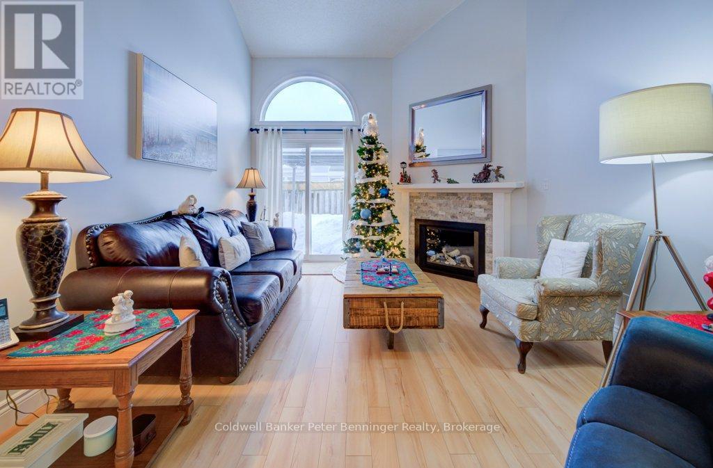 #16 874 ARLINGTON STREET - 14