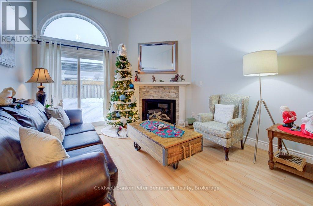 #16 874 ARLINGTON STREET - 16