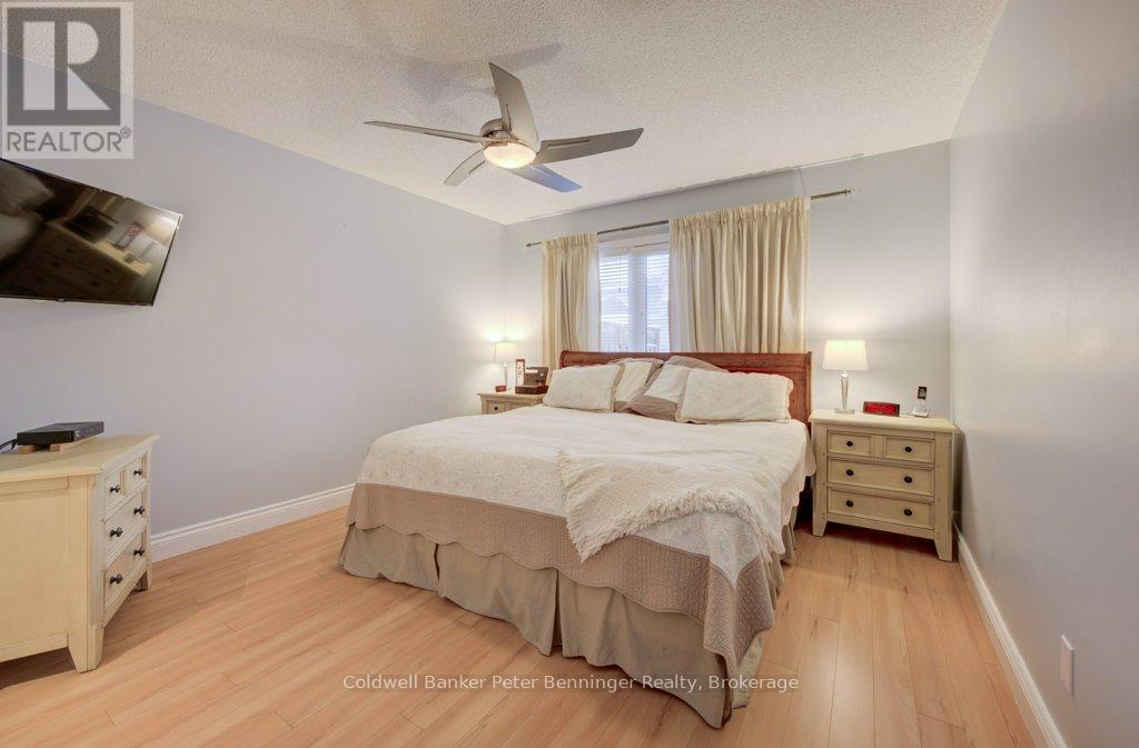 #16 874 ARLINGTON STREET - 18