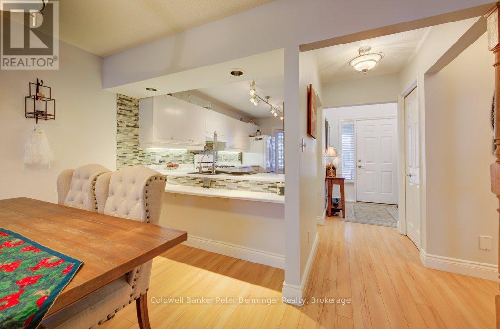 #16 874 ARLINGTON STREET - 23