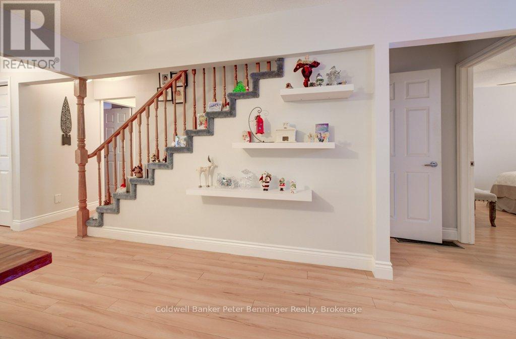 #16 874 ARLINGTON STREET - 28