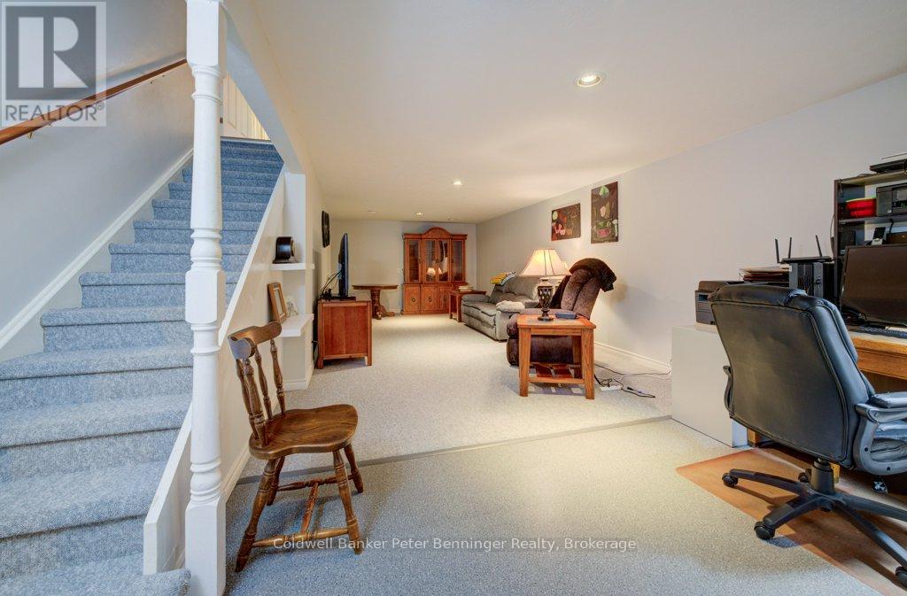 #16 874 ARLINGTON STREET - 29