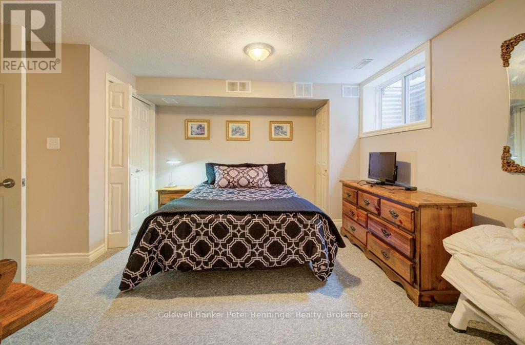 #16 874 ARLINGTON STREET - 31
